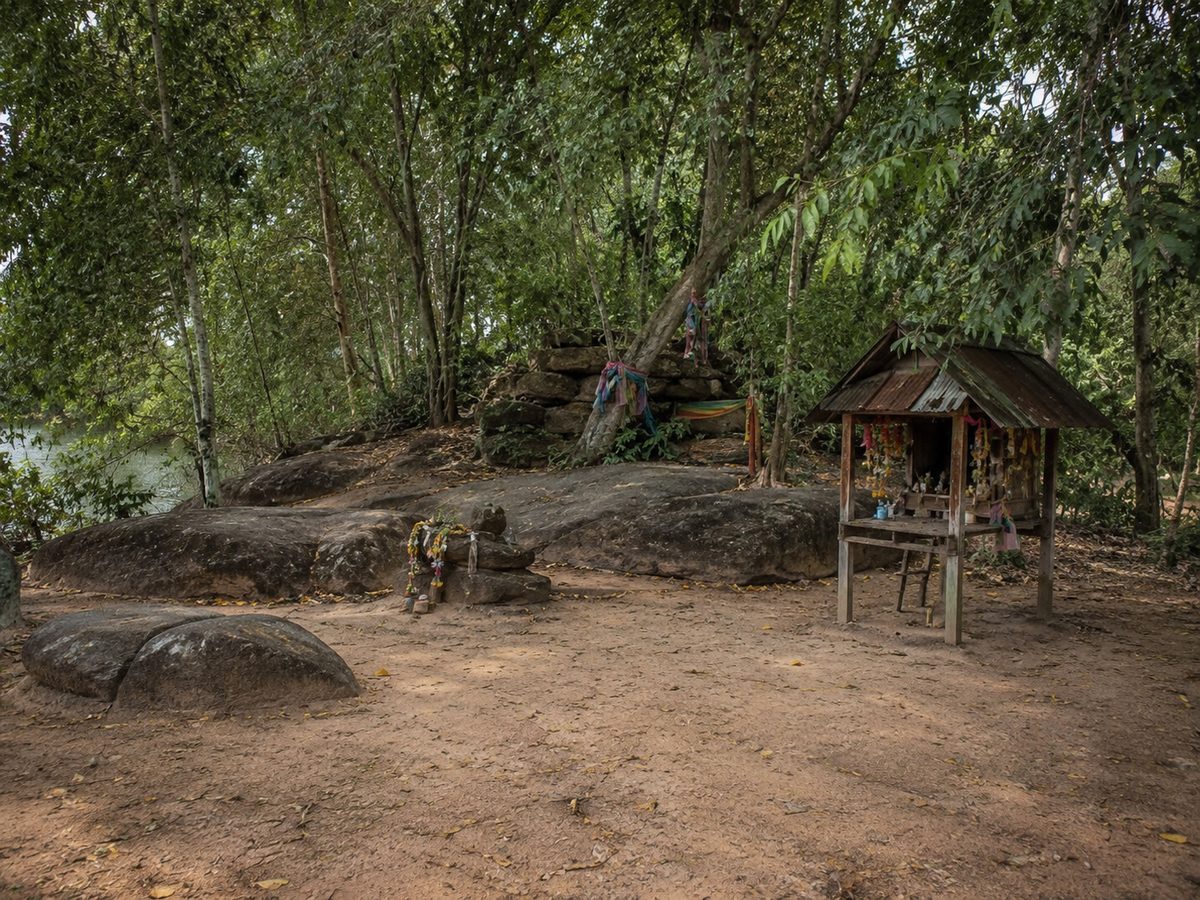 ภาพประกอบองค์ความรู้พื้นถิ่นอีสานใต้